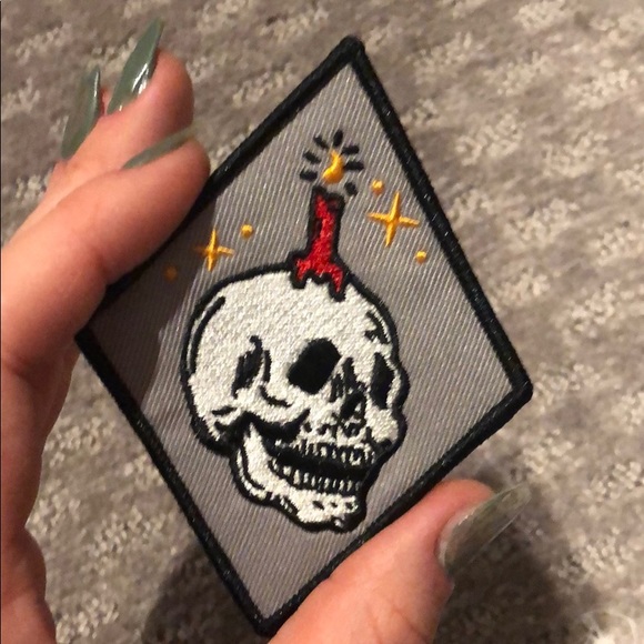 Iron on patch - Picture 3 of 3